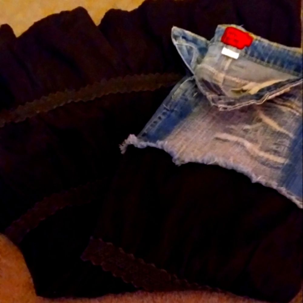 VINTAGE.."PARADISE" WASHED DENIM  BLUE/BLACK SPANDEX RUFFLED MAXI SKIRT..SZ.MED.